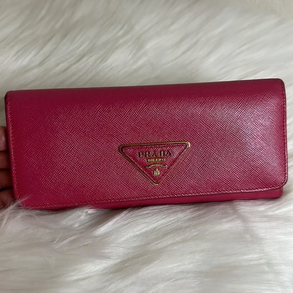 💯Authentic Prada Safiano Long Wallet 🍀
